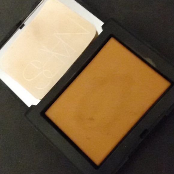 NARS Light Reflecting Setting Powder - Picture 3 of 3